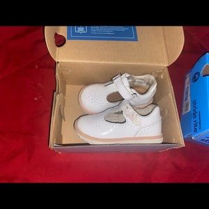 Stride rite waking shoes baby girl size 4